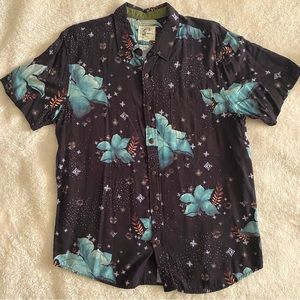 O’Neill Men’s grey short sleeve shirt with blue flowers- Size L